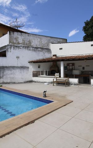 Casa à venda com 224m², 3 quartos e 6 vagasPiscina