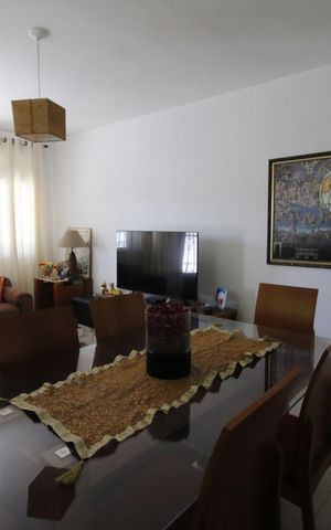 Casa à venda com 224m², 3 quartos e 6 vagasSala