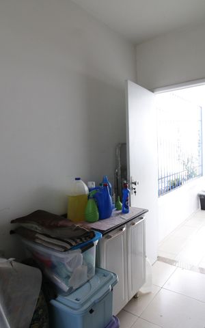 Casa à venda com 224m², 3 quartos e 6 vagasDispença 