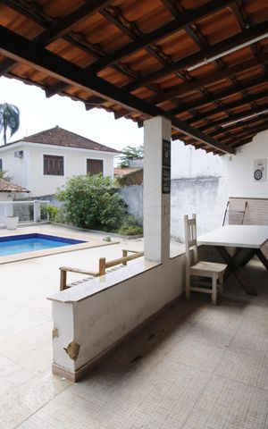 Casa à venda com 224m², 3 quartos e 6 vagasChurrasqueira