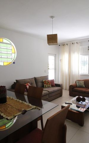 Casa à venda com 224m², 3 quartos e 6 vagasSala