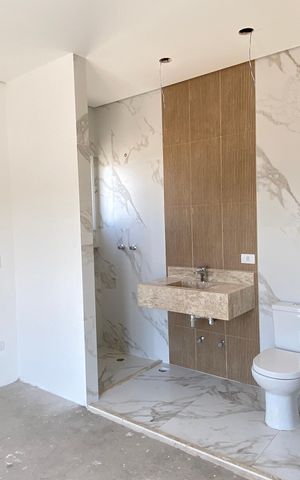 Casa à venda com 220m², 3 quartos e 5 vagasSuíte 2