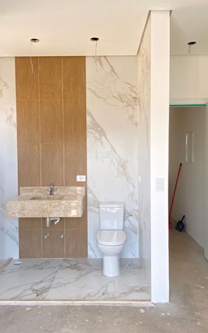 Casa à venda com 220m², 3 quartos e 5 vagasBanheiro da Suíte 2