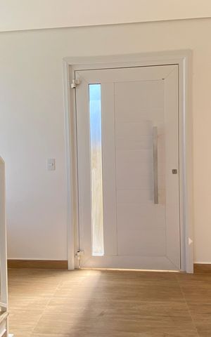 Casa à venda com 220m², 3 quartos e 4 vagasSala