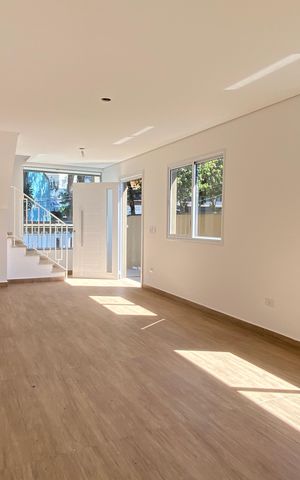 Casa à venda com 220m², 3 quartos e 4 vagasSala