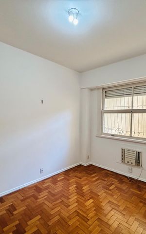 Casa de condomínio à venda com 132m², 3 quartos e sem vaga
