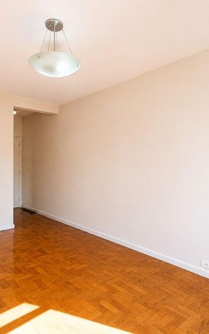 Apartamento à venda com 54m², 2 quartos e sem vaga Apartamento à venda com 54m², 2 quartos e sem vagaSala