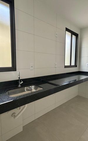 Apartamento à venda com 60m², 2 quartos e 1 vaga Apartamento à venda com 60m², 2 quartos e 1 vagaCozinha e Área de Serviço