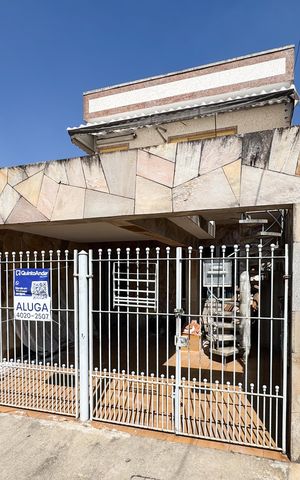 Casa para alugar com 130m², 2 quartos e 1 vaga Casa para alugar com 130m², 2 quartos e 1 vagaFachada