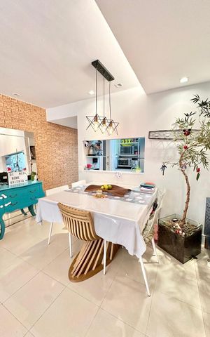 Apartamento à venda com 95m², 2 quartos e 1 vaga Apartamento à venda com 95m², 2 quartos e 1 vagaSala
