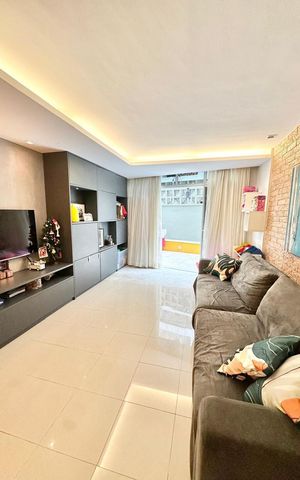 Apartamento à venda com 95m², 2 quartos e 1 vaga Apartamento à venda com 95m², 2 quartos e 1 vagaSala