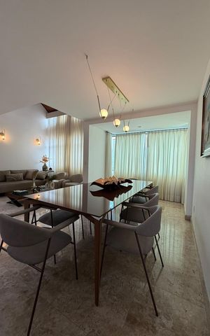 Apartamento à venda com 208m², 4 quartos e 3 vagas Apartamento à venda com 208m², 4 quartos e 3 vagasSala