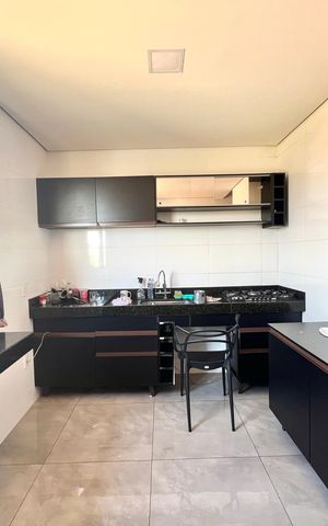 Casa à venda com 180m², 3 quartos e 2 vagas Casa à venda com 180m², 3 quartos e 2 vagasCozinha