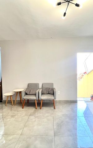 Casa à venda com 180m², 3 quartos e 2 vagas Casa à venda com 180m², 3 quartos e 2 vagasSala