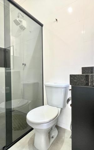 Casa à venda com 180m², 3 quartos e 2 vagas Casa à venda com 180m², 3 quartos e 2 vagasBanheiro da Suíte
