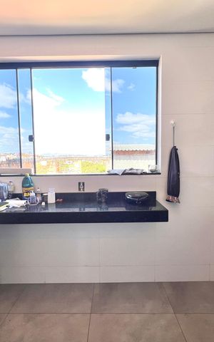 Casa à venda com 180m², 3 quartos e 2 vagas Casa à venda com 180m², 3 quartos e 2 vagasCozinha