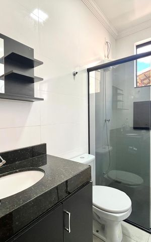 Casa à venda com 180m², 3 quartos e 2 vagas Casa à venda com 180m², 3 quartos e 2 vagasBanheiro Social