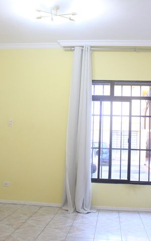 Casa para alugar com 114m², 4 quartos e 2 vagasSala