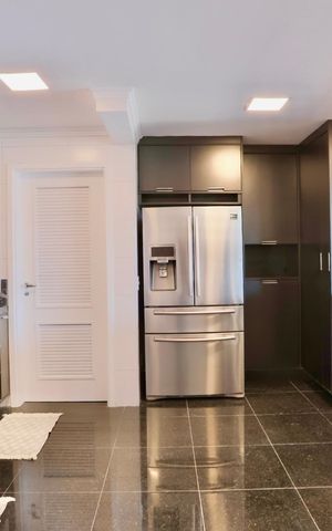 Apartamento para alugar com 186m², 3 quartos e 4 vagas Apartamento para alugar com 186m², 3 quartos e 4 vagasCozinha