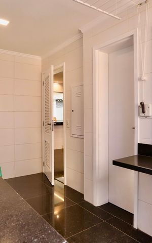 Apartamento para alugar com 186m², 3 quartos e 4 vagas Apartamento para alugar com 186m², 3 quartos e 4 vagasLavanderia