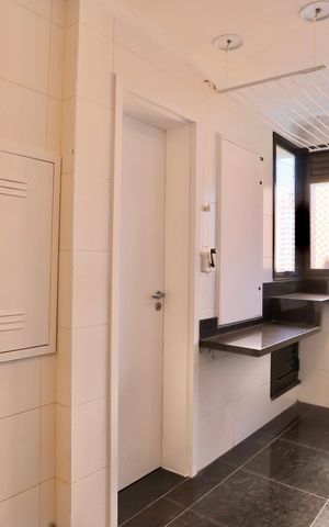Apartamento para alugar com 186m², 3 quartos e 4 vagas Apartamento para alugar com 186m², 3 quartos e 4 vagasLavanderia