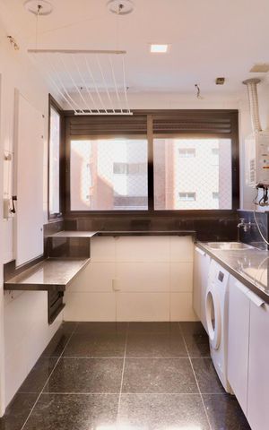 Apartamento para alugar com 186m², 3 quartos e 4 vagas Apartamento para alugar com 186m², 3 quartos e 4 vagasLavanderia
