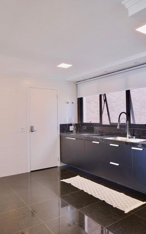 Apartamento para alugar com 186m², 3 quartos e 4 vagas Apartamento para alugar com 186m², 3 quartos e 4 vagasCozinha