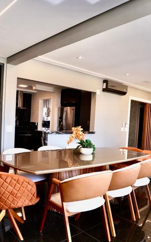 Apartamento para alugar com 186m², 3 quartos e 4 vagas Apartamento para alugar com 186m², 3 quartos e 4 vagasSala de Jantar