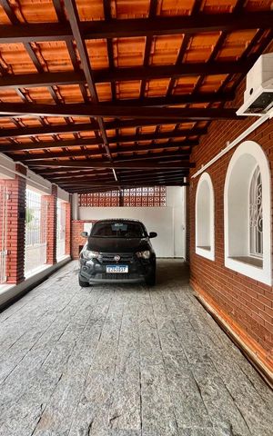 Casa à venda com 300m², 3 quartos e 3 vagas Casa à venda com 300m², 3 quartos e 3 vagasGaragem