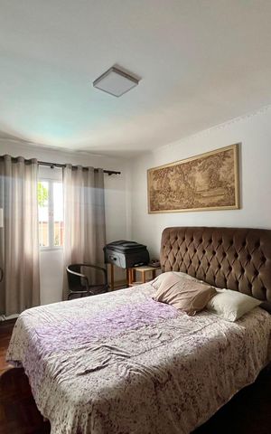Casa à venda com 300m², 3 quartos e 3 vagas Casa à venda com 300m², 3 quartos e 3 vagasSuíte