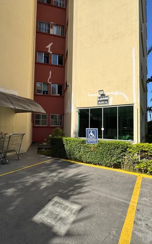 Apartamento para alugar com 55m², 2 quartos e 1 vaga Apartamento para alugar com 55m², 2 quartos e 1 vagaFachada com PLACA GRANDE