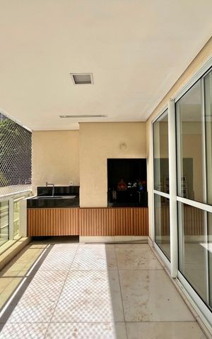Apartamento para alugar com 236m², 4 quartos e 3 vagasSacada