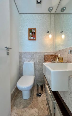 Apartamento para alugar com 236m², 4 quartos e 3 vagasLavabo