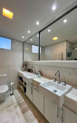 Apartamento para alugar com 236m², 4 quartos e 3 vagasBanheiro da Suíte 1