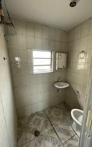 Casa para alugar com 25m², 1 quarto e sem vaga Casa para alugar com 25m², 1 quarto e sem vagaBanheiro