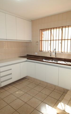 Casa para alugar com 294m², 4 quartos e 4 vagasCozinha 