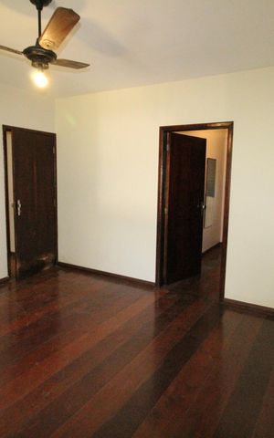 Casa para alugar com 294m², 4 quartos e 4 vagasSuíte 