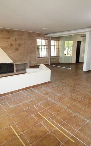 Casa para alugar com 294m², 4 quartos e 4 vagasSala 
