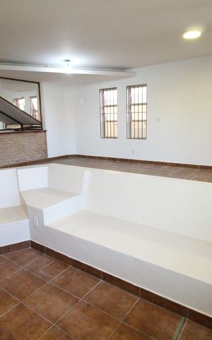 Casa para alugar com 294m², 4 quartos e 4 vagasSala 