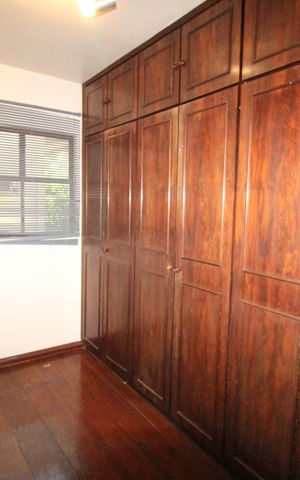 Casa para alugar com 294m², 4 quartos e 4 vagasSuíte 