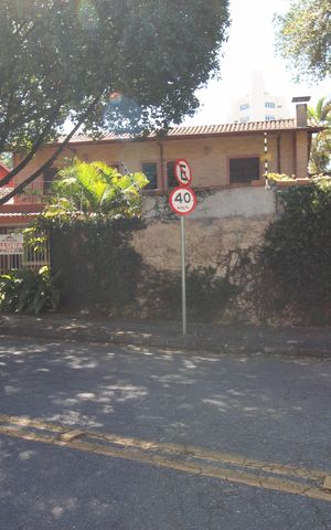 Casa para alugar com 294m², 4 quartos e 4 vagasGaragem