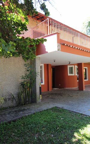 Casa para alugar com 294m², 4 quartos e 4 vagasQuintal