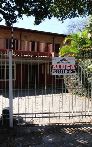 Casa para alugar com 294m², 4 quartos e 4 vagasGaragem