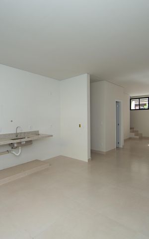 Casa à venda com 167m², 3 quartos e 2 vagas