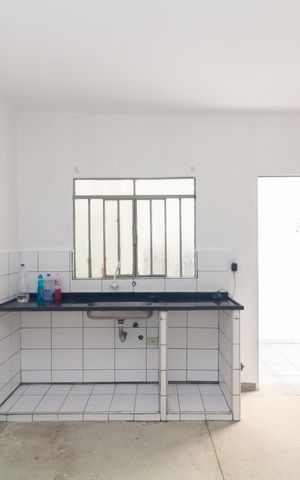 Casa para alugar com 100m², 2 quartos e 2 vagas Casa para alugar com 100m², 2 quartos e 2 vagasCozinha