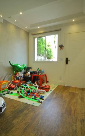Casa de condomínio à venda com 115m², 4 quartos e 2 vagasSala