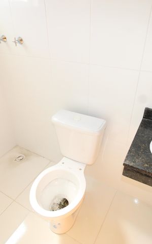 Casa de condomínio para alugar com 80m², 2 quartos e 1 vagaBanheiro da Suíte