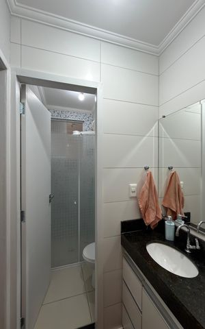 Apartamento à venda com 47m², 2 quartos e 1 vaga Apartamento à venda com 47m², 2 quartos e 1 vagaBanheiro Social