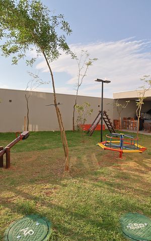 Apartamento para alugar com 2m², 1 quarto e sem vagaÁrea comum - Playground