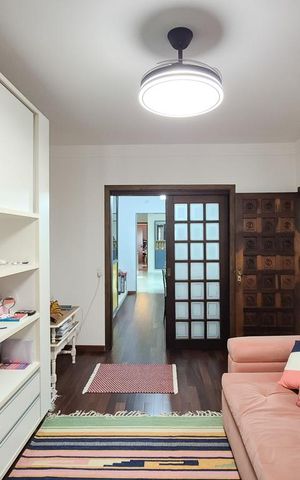 Casa à venda com 195m², 2 quartos e 2 vagas Casa à venda com 195m², 2 quartos e 2 vagasSala